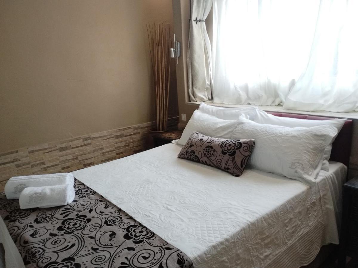 Ditsaleng Bed And Breakfast Фандербейлпарк Экстерьер фото